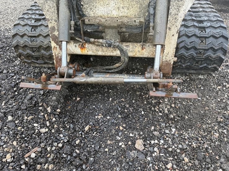 2020-bobcat-t595-image-9