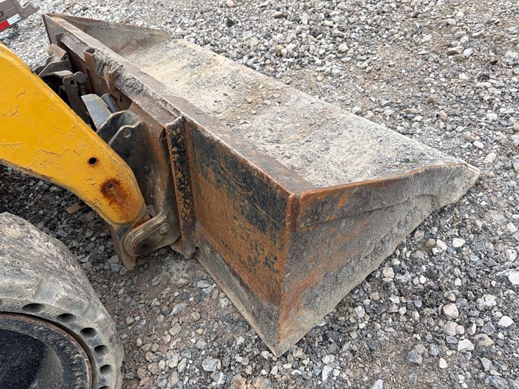 caterpillar-256c-image-12