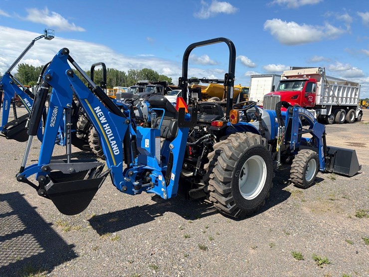 new-holland-boomer-40-image-4