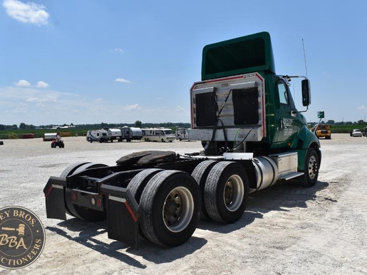 2017-international-prostar-image-5