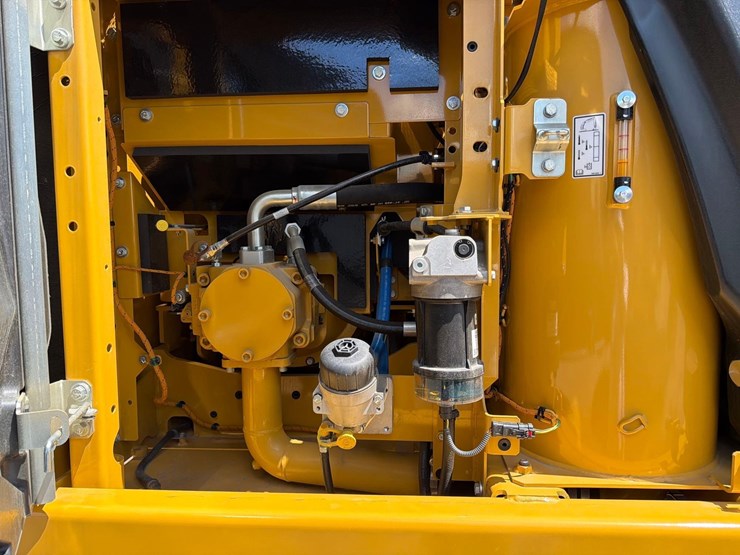 caterpillar-317-image-13