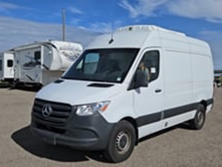 2020-mercedes-benz-sprinter-c240-turbo-diesel-cargo-van-image-5