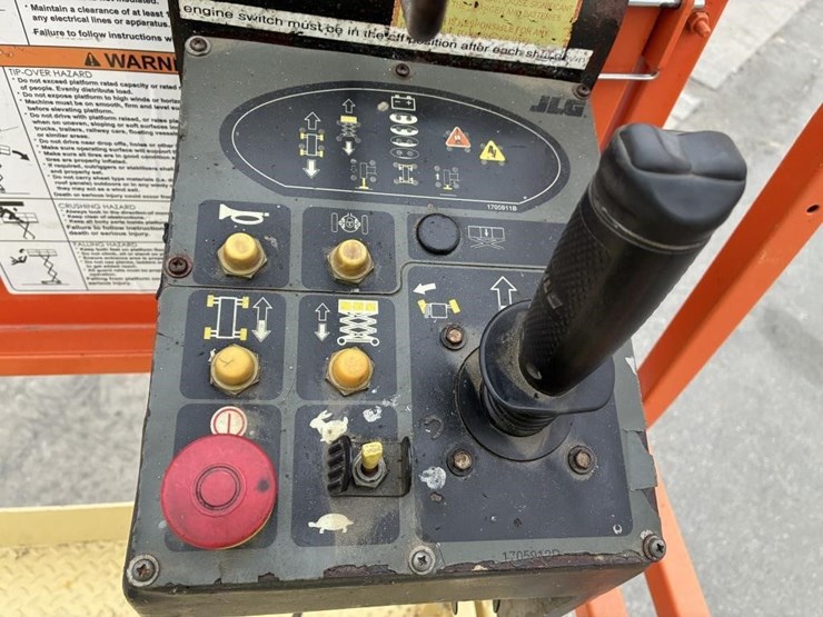2007-jlg-4069le-image-23