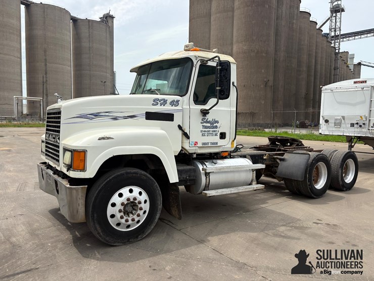 2007-mack-chn613-image-1