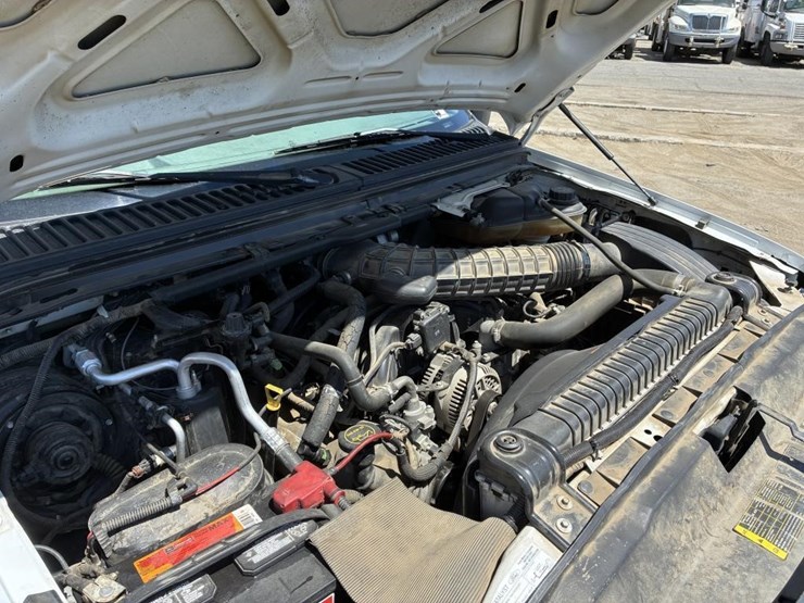 2006-ford-f550-image-8