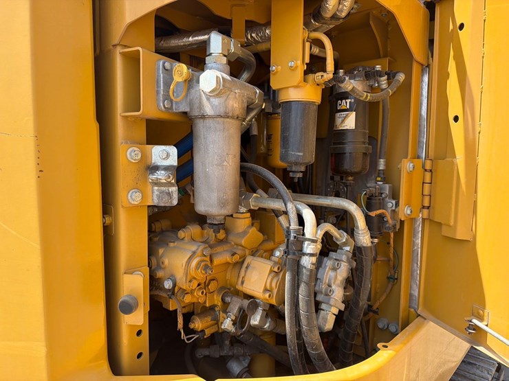 caterpillar-315-gc-image-13