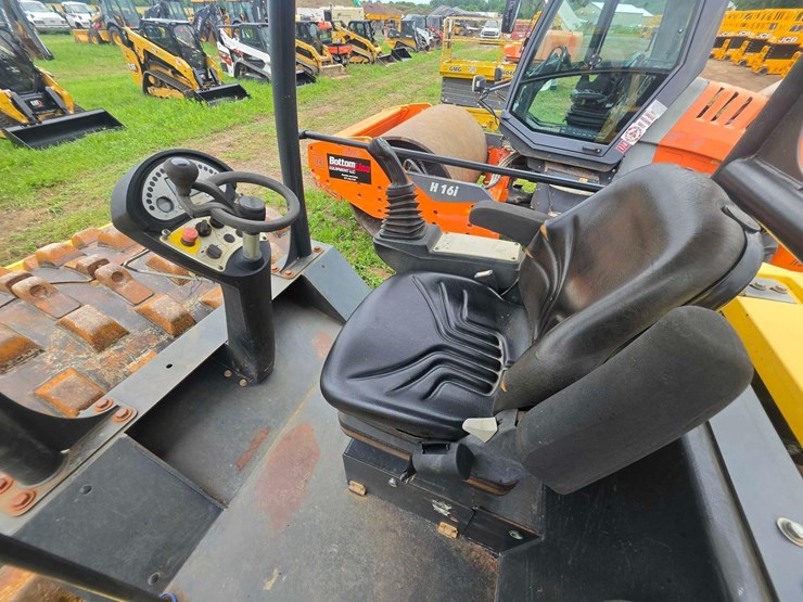 2018-bomag-bw211d-5-image-12