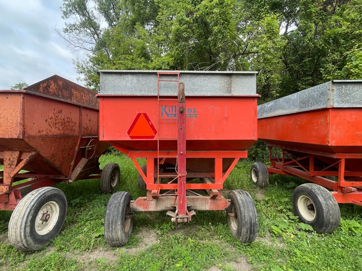 #8312-•-forage-king-73-10-feed-wagon-gravity-box-image-2