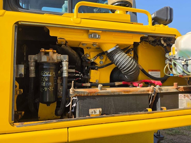 komatsu-d65-image-12