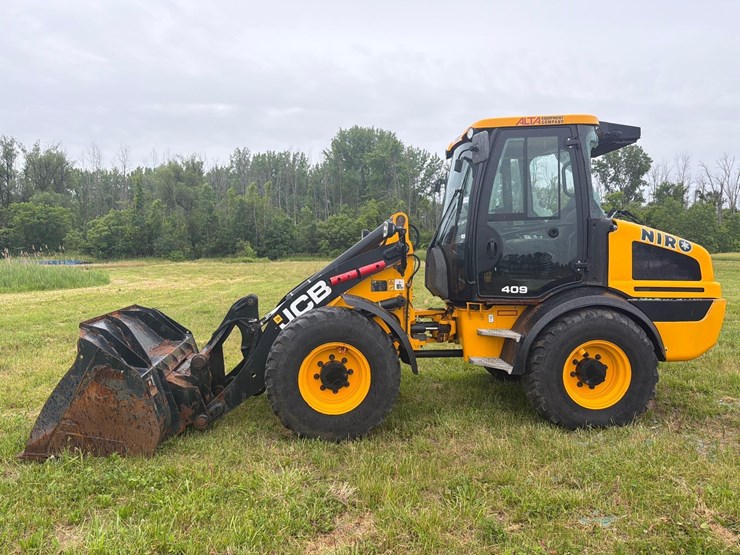 2021-jcb-409-image-1