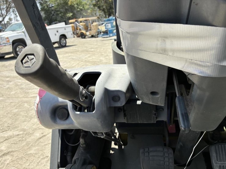 komatsu-fg25st-12-image-19