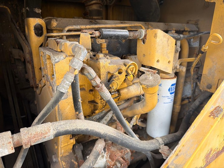caterpillar-it28-image-10