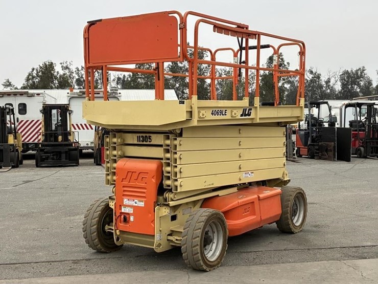 2007-jlg-4069le-image-3
