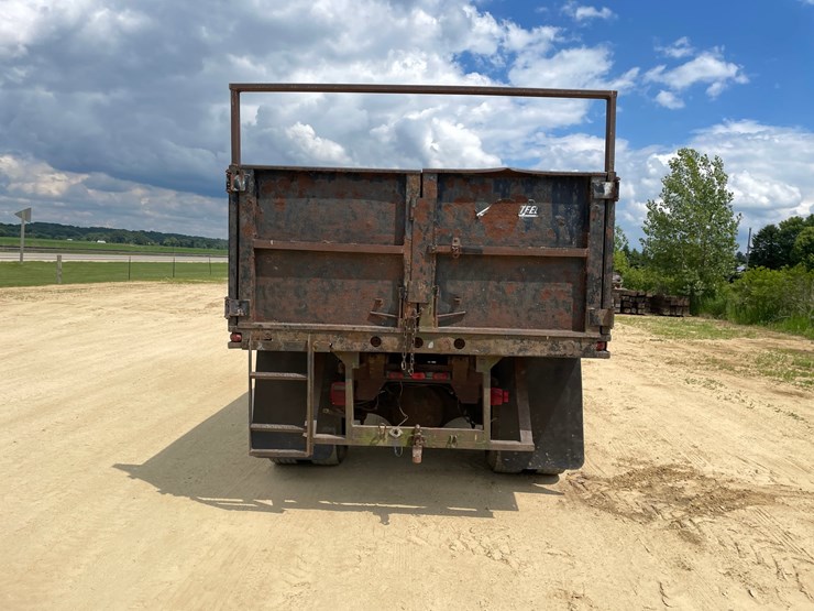 #204-•-1988-international-straight-truck-(has-wi-title)-image-6