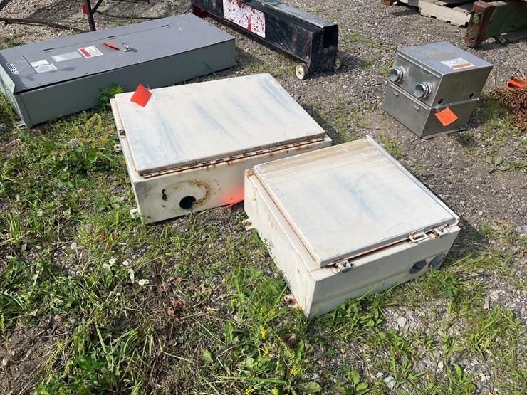 #8333-•-(2)-electrical-panels-image-2