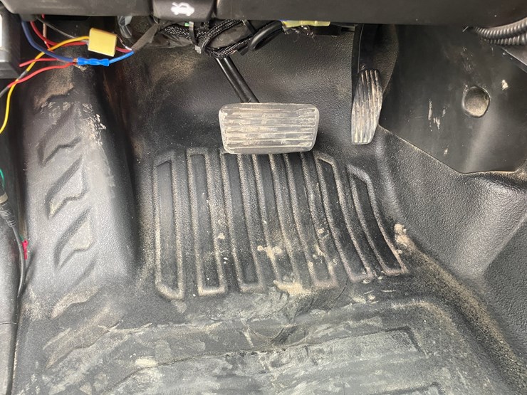 2021-chevrolet-3500-image-46