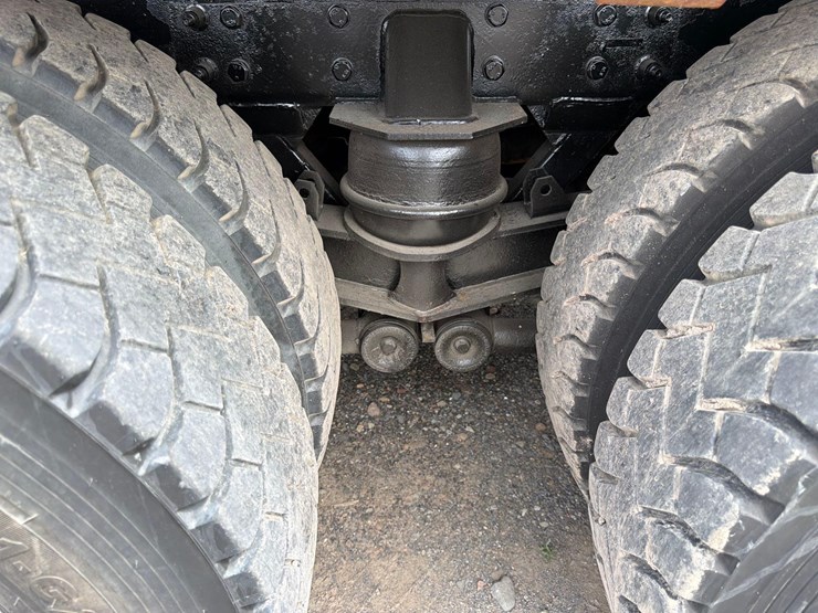 2013-kenworth-t880-image-13