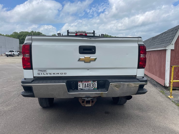 2017-chevrolet-2500-image-6