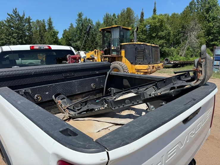 2019-chevrolet-2500hd-image-32