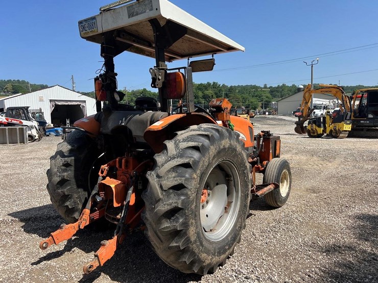 new-holland-tn70a-image-8