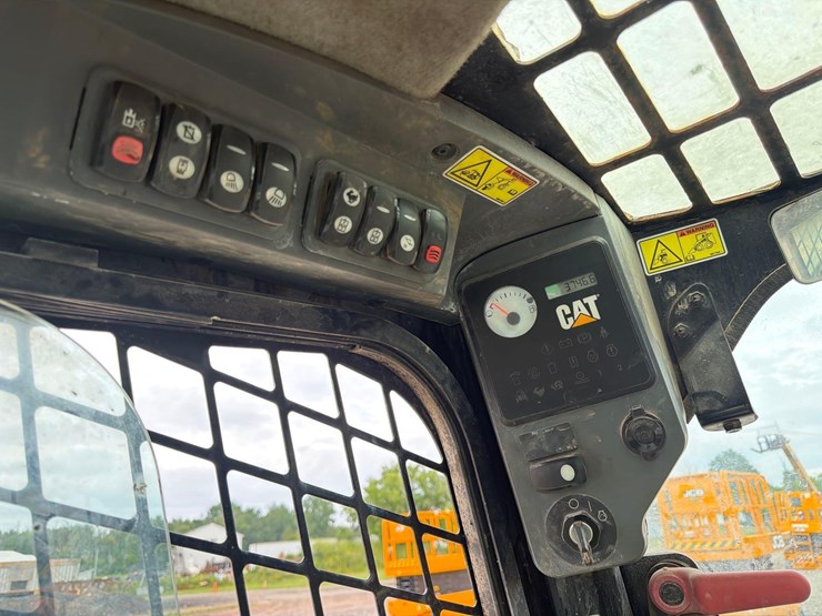 caterpillar-256c-image-18