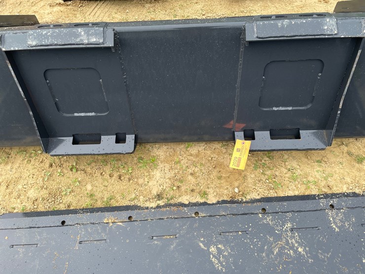 #2029-•-new-wolverine-skid-steer-72"-bucket-image-12