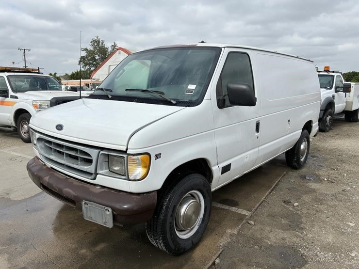 2001-ford-e250-image-1