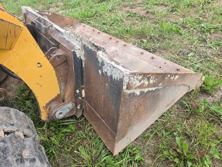 2020-caterpillar-259d3-image-14