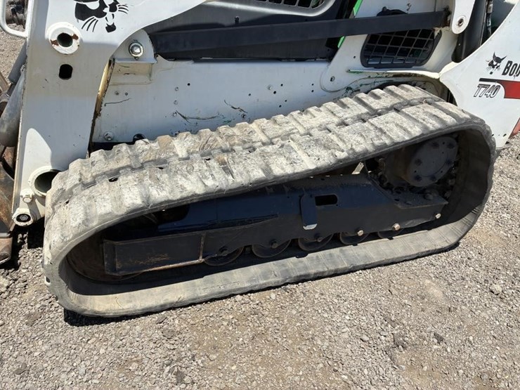 2016-bobcat-t740-image-12