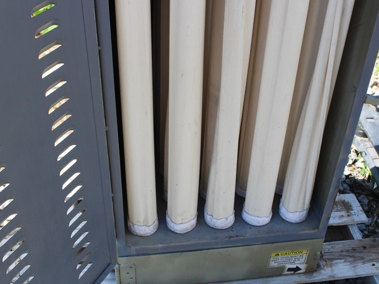 2003-clemco-industries-zero-blast-cabinet,-sand-blaster-with-filteration-system-image-2