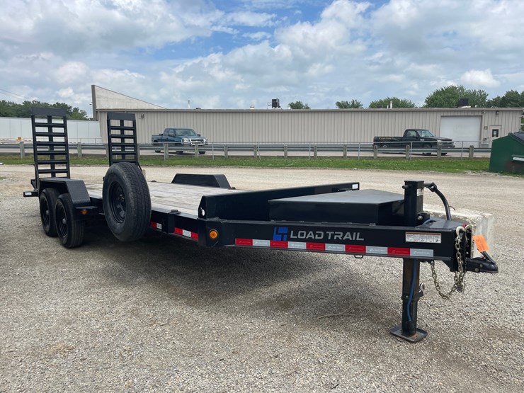 #4867-•-2024-loadtrail-tandem-axle-equipment-trailer-(has-wi-title)-image-3