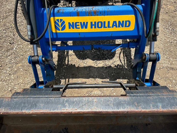 new-holland-boomer-3040-image-11