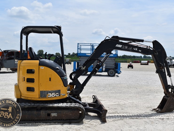 2020-deere-35g-image-6