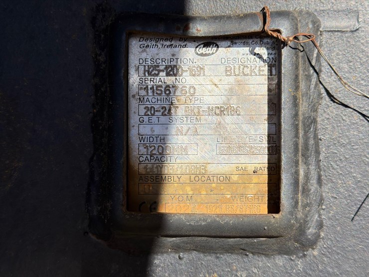 komatsu-pc238us-lc-11-image-19
