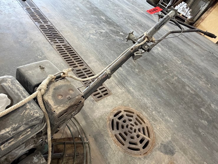 #1813-•-36"-power-trowel-w/-8hp-honda-image-8