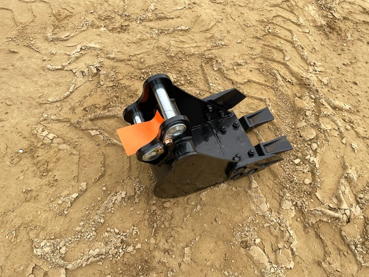 #2056-•-new-mini-8"-bucket-attachment-image-5