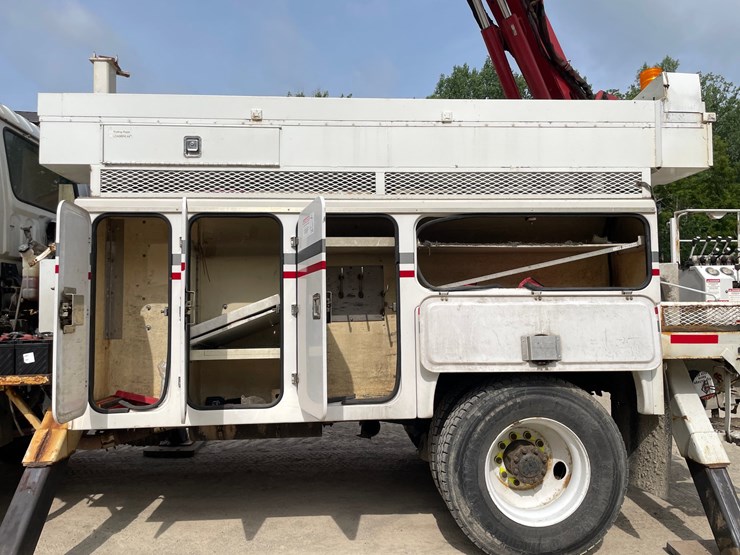 2002-gmc-t8500-image-45