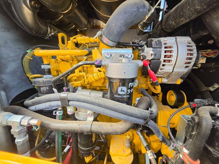 2026-deere-544p-image-8
