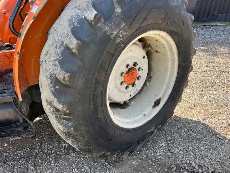 new-holland-tn70a-image-14