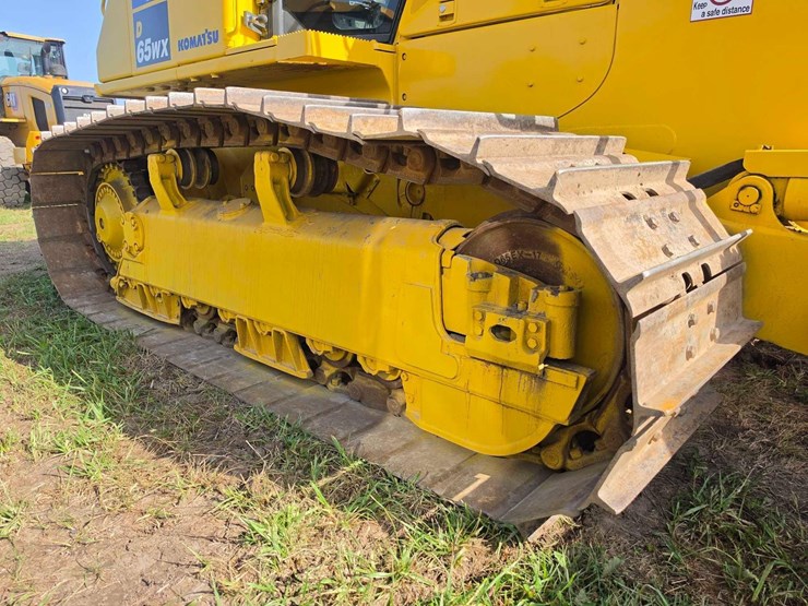 komatsu-d65-image-13