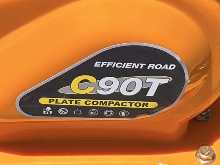 sdlool-sl90-vibratory-plate-compactor-image-5