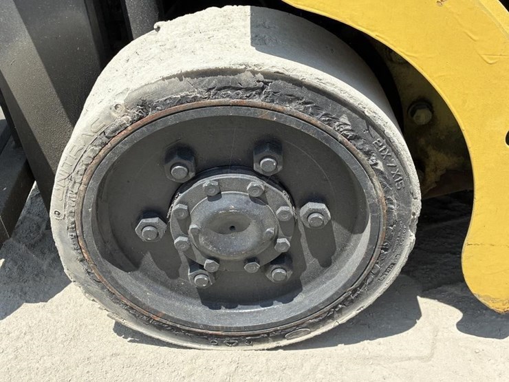 komatsu-fg25st-12-image-10
