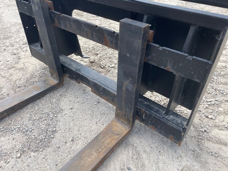 #4878-•-universal-mount-pallet-forks-image-7