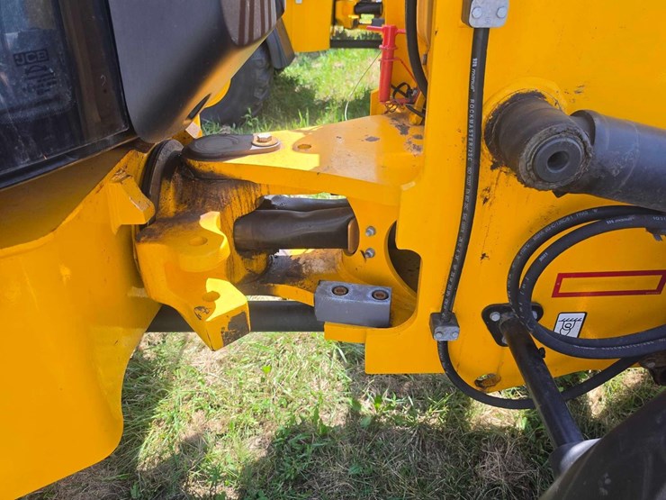 2021-jcb-409-image-10