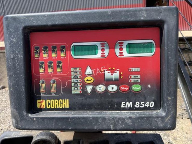 #62-•-corghi-em8540-tire-balancer-machine-image-4