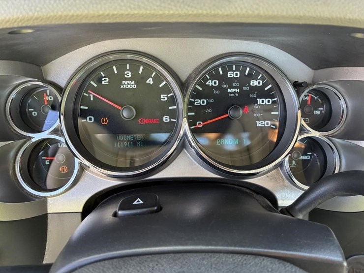 2011-chevrolet-silverado-2500-image-16