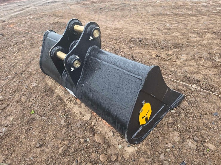 caterpillar-303-image-2