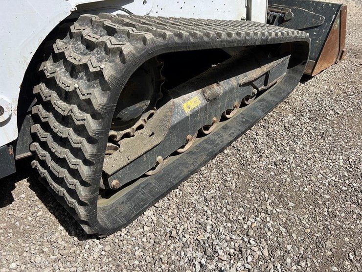 2023-bobcat-t770-image-16