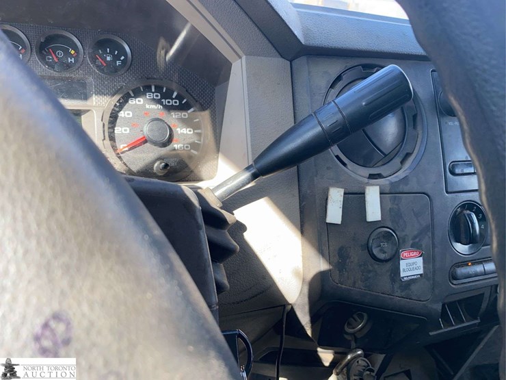 2010-ford-f550-image-22