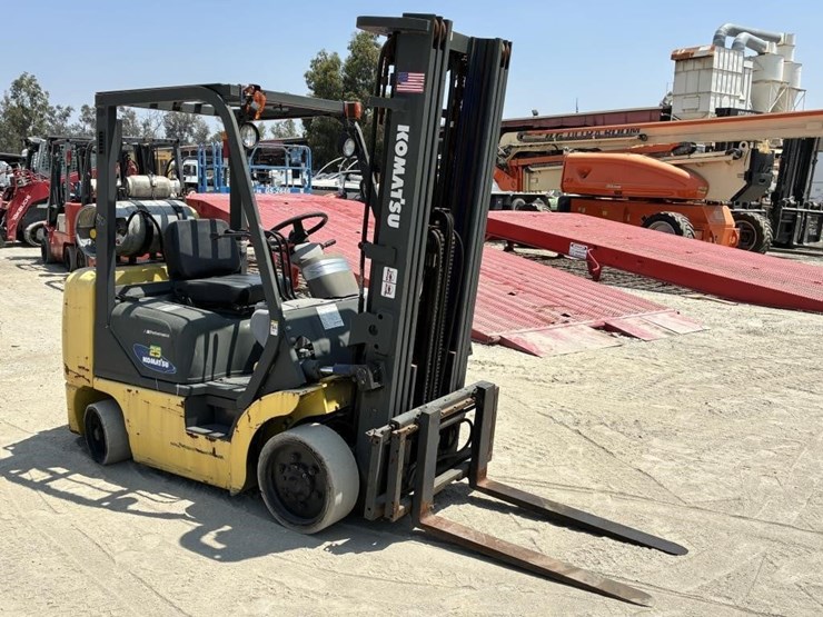 komatsu-fg25st-12-image-2